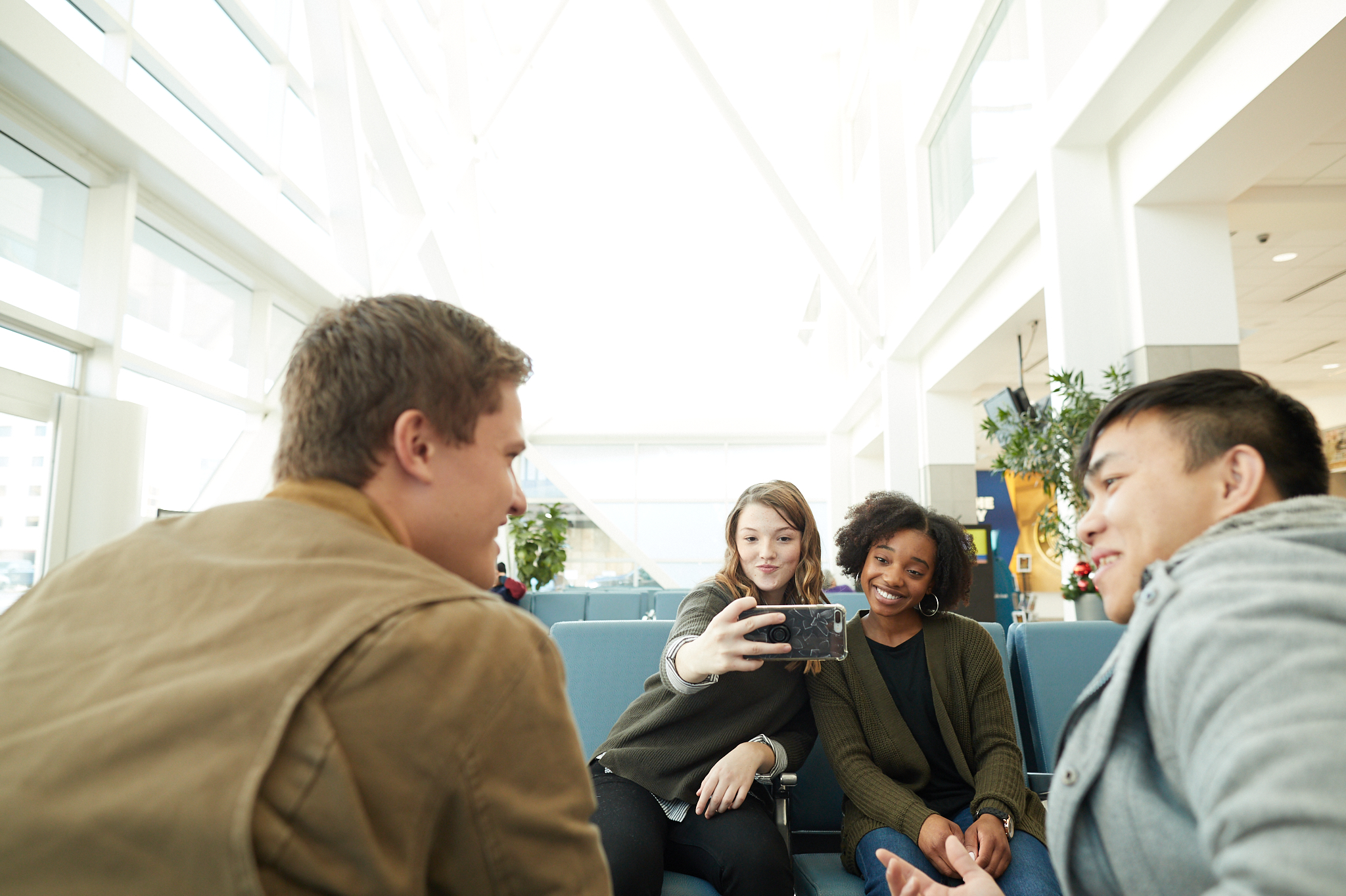 hiawatha_mke_lobby_0802